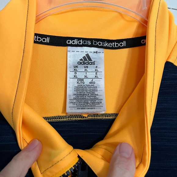 Men’s Adidas 1/4 Zip Shirt - Picture 4 of 7